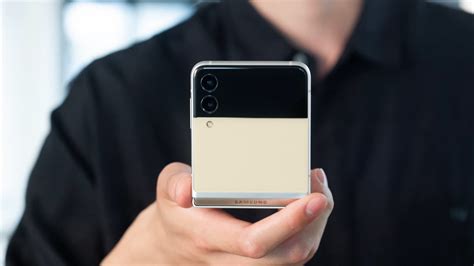 Samsung выпустила Galaxy Z Flip 3 5G – характеристики и цены в России