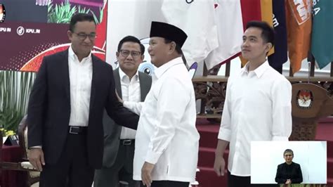 Ganjar Mahfud Tak Hadir Anies Muhaimin Salami Prabowo Gibran Di KPU