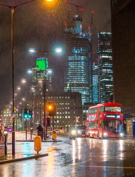 Rainy night in London : r/CityPorn