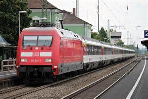 Einfahrt am 23 07 2014 von 101 027 1 mit dem EC 6 Zürich HB Chur HB