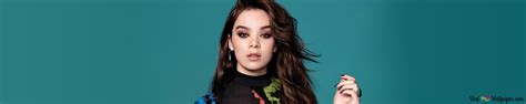 Brunette Singer Actress Hailee Steinfeld With Blue Green Background K