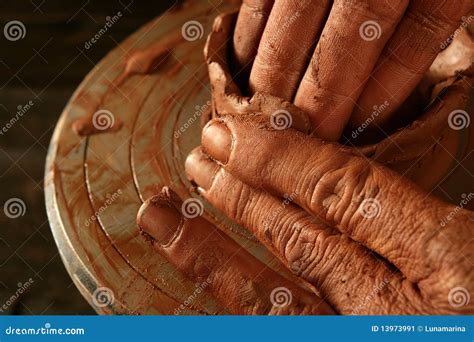 Trabalho De Mãos Da Cerâmica Da Argila Do Craftmanship Da Cerâmica