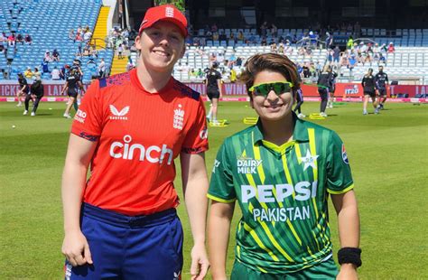 England Win Toss Elect To Bat Against Pakistan In Third T I