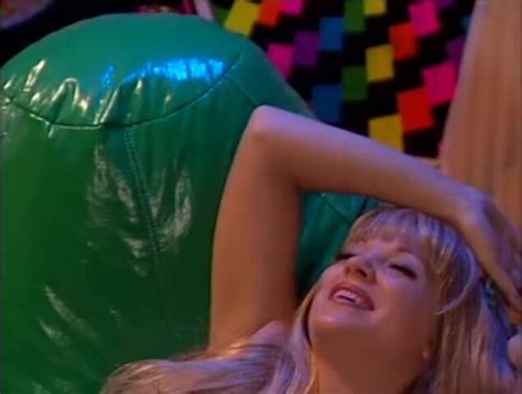 Fucking Naughty Blonde Giving Her Pussy To Gifted Friend CNNAMADOR