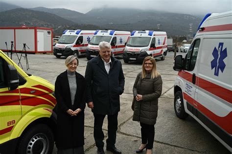 Zavod za hitnu medicinu PGŽ dobio 16 novih vozila vrijednih više od 1