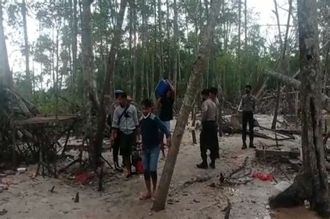 Tambang Ilegal Di Hutan Mangrove Dirazia Polisi Mesin Diamankan