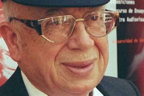 gonzalo rojas recibe el homenaje de los poetas chilenos la tercera