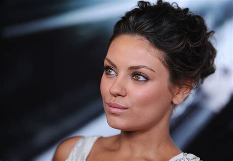 Mila Kunis Actress Brunette HD Wallpaper Wallpaperbetter