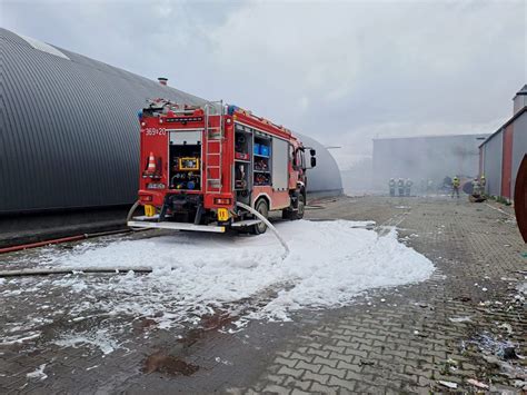 Pożar w sortowni odpadów w Przemyślu Remiza pl Polski Serwis Pożarniczy