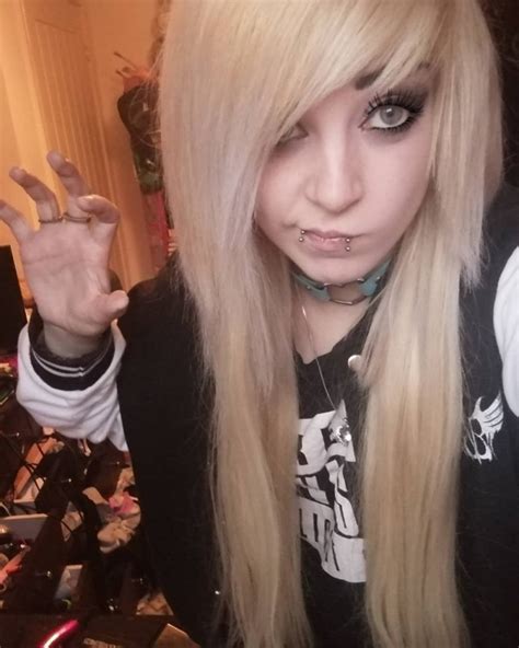 Download 44 Rawr Xd Emo Girl