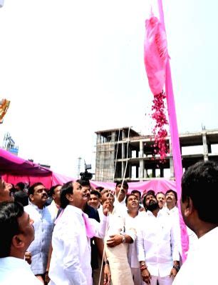 KCR Inaugurates BRS Central Office In Delhi