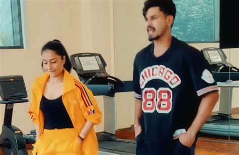 Watch: Shreyas Iyer shakes a leg with Dhanashree Verma in a viral video