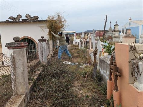 Limpian De Panteones De Rosario Previo Al D A De Las Madres