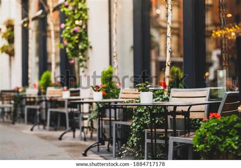 148,119 Cafe Shop Outdoor Images, Stock Photos & Vectors | Shutterstock