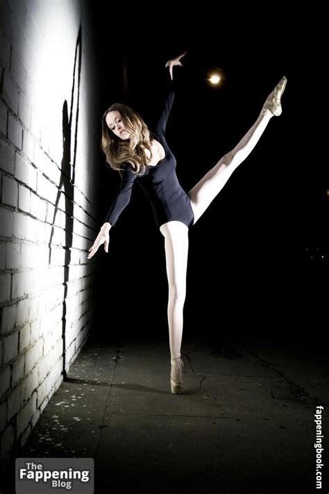 Summer Glau Glausummer Nude OnlyFans Leaks Fappening FappeningBook