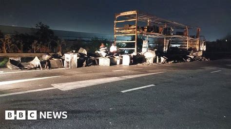 M62 Fire Motorway Fully Reopens After Lorry Blaze Bbc News