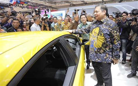 Menko Airlangga Buka Pameran GIIAS 2023