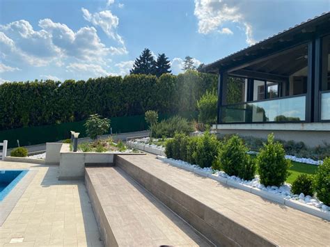 Jovana Jeremi Se Skinula U Minijaturni Bikini U Bazenu Vile U Grockoj Progovorila O Biznisu Sa