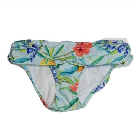 Hot Sexy Athena Skye Bikini Pics