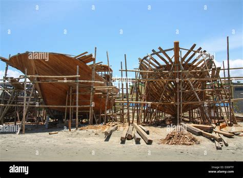 Wooden ship construction hi-res stock photography and images - Alamy