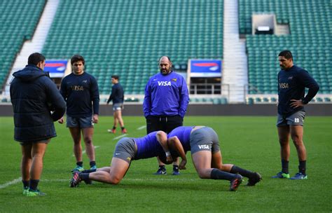 El B Squet Y El Rugby Unen Fuerzas Con Una Mesa De Trabajo Uar