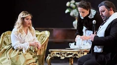 Politeama La Traviata Al Politeama Di Napoli Lopera Di Verdi In