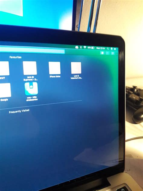 Weird green tint after cleaning screen on macbook pro late 2012 : mac