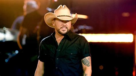 El Cantante Jason Aldean Detiene El Concierto Debido Al Agotamiento Por