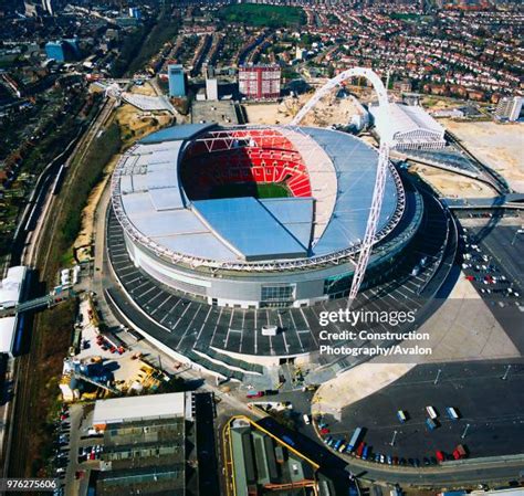 72 Wembley Stadium Exterior Aerial Stock Photos, High-Res Pictures, and ...