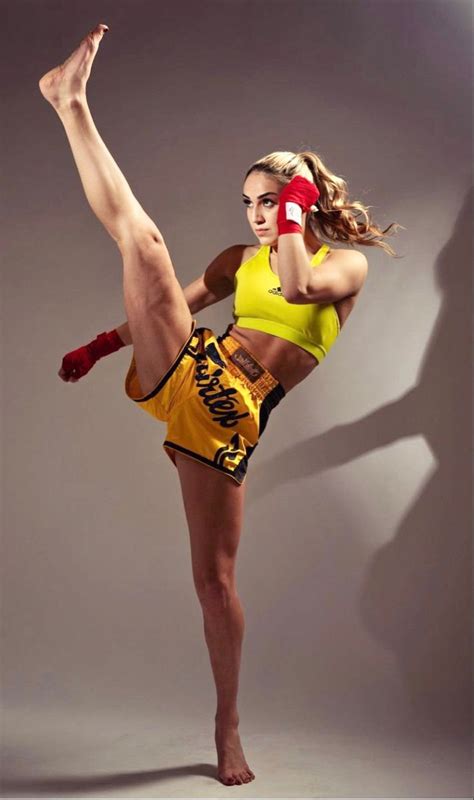 Pin By Brianna Williams On Pose Reference Female Martial Artists