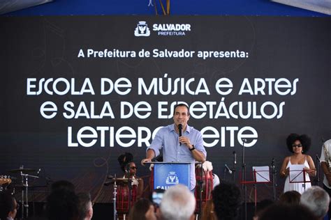 PREFEITURA APRESENTA ESCOLA DE MÚSICA E ARTES LETIERES LEITE E ASSINA