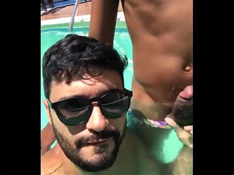 Marcos Goiano Chupando La Polla En La Piscina Xvideos
