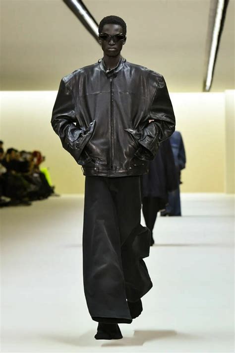 Balenciaga Fall Winter 2023 2024 RUNWAY MAGAZINE Official