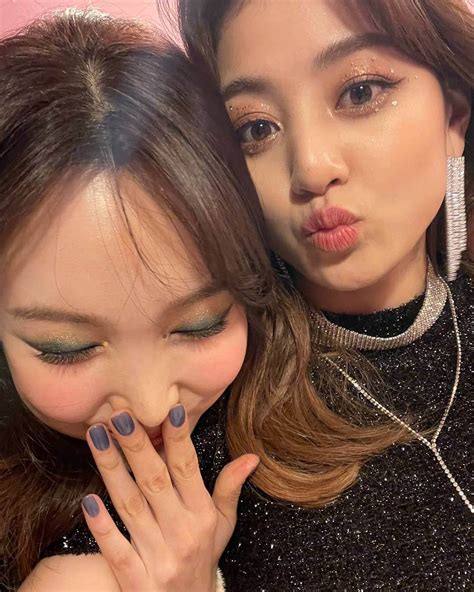 Twiceさんのインスタグラム写真 Twiceinstagram「2000일 기념 사진첩 살짝 털기🥳 내 최애 사나의 헤이걸