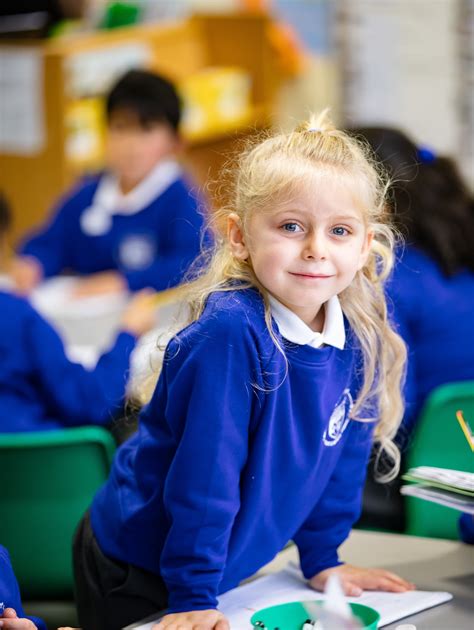 Manorfield Infant and Nursery School - Home