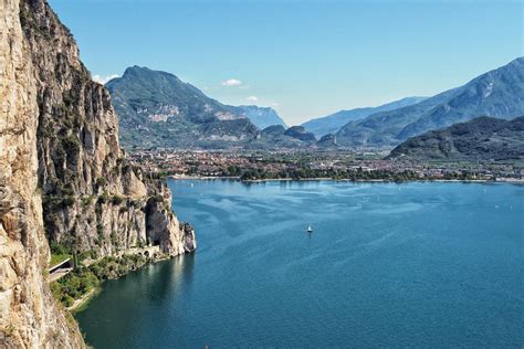 Lake Garda | Italy’s Largest Lake | Dolomite Mountains Srl