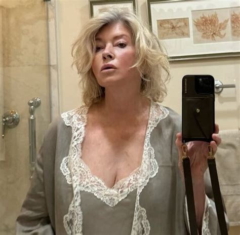 Martha Stewart Shared A Hot Selfie And People Are Pointing Out A Curious Detail St News