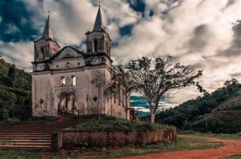 Fazenda Sítio 740000 m² em Dores do Paraibuna em Santos Dumont por R