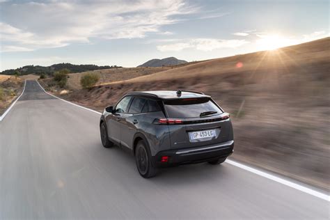 Probamos el nuevo Peugeot e 2008 el SUV eléctrico sube de potencia y