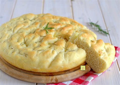 Panfocaccia Sfizioso Connubio Tra Pane E Focaccia Delizioso E Soffice