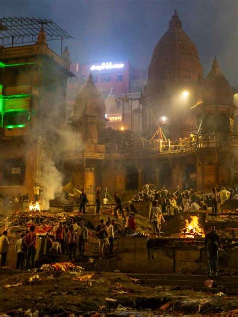 Holi With Ashes Varanasi S Unique Celebration At Manikarnika Ghat