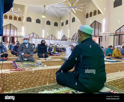 Taraweeh Prayers Hi Res Stock Photography And Images Alamy