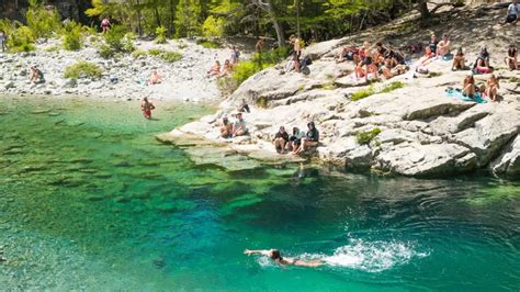 As Es El Trekking Al Caj N Del Azul En El Bols N Un Boom En El Verano