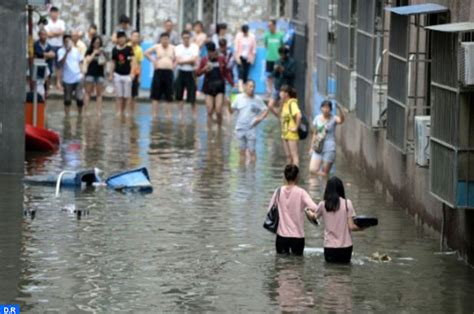 Chine Une Inondation Dans Une Zone Montagneuse Beijing Hebei Fait