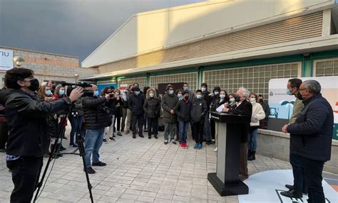 La pista coberta del poliesportiu de Carrús ja porta el nom de Zoilo