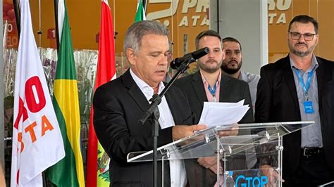 Inauguração do Preceiro Atacadista atrai multidão em Rodeio 55