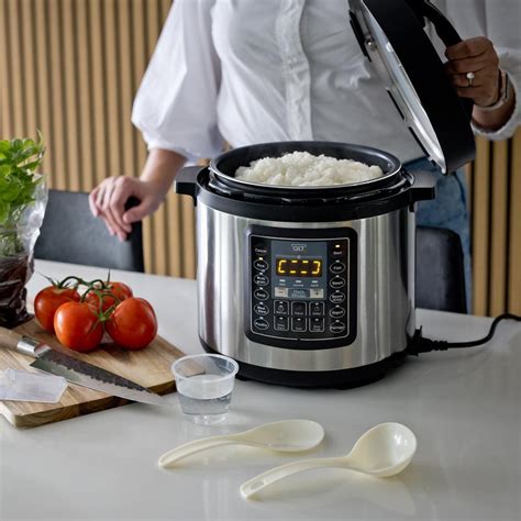 Multi-cooker that roasts, steams, slow-cooks and more! | Action Webshop NL