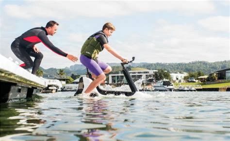 CES 2020: Manta5 Showcases Hydrofoiler XE-1 Water Bicycle - CarandBike