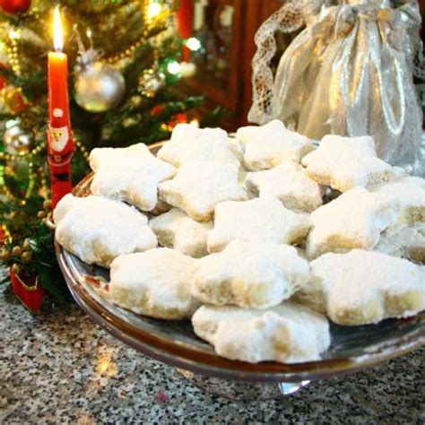 Kourabiedes - Traditional Greek Cookie Recipe | 196 flavors