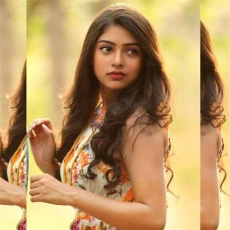 Varsha Bollamma Hot Photos Veethi
